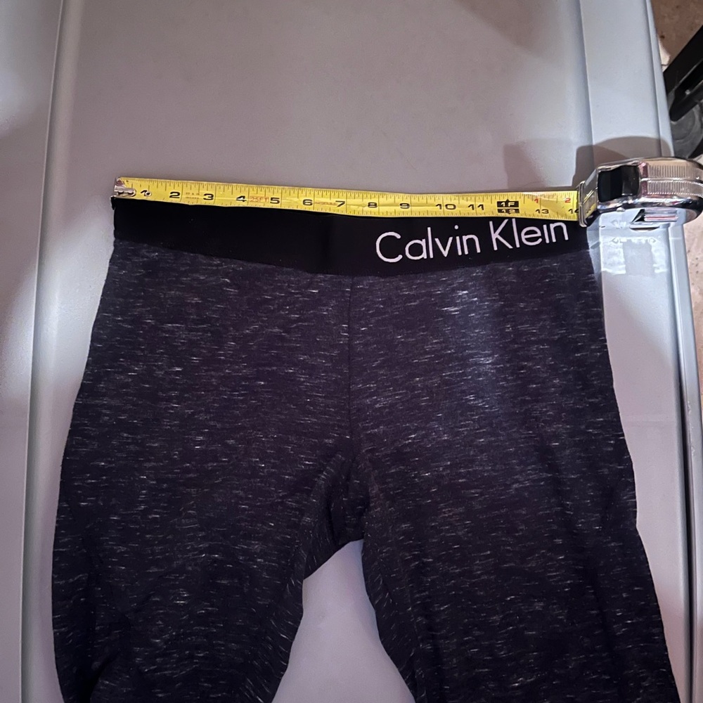 Calvin Klein Capri Leggings - Picture 7 of 7